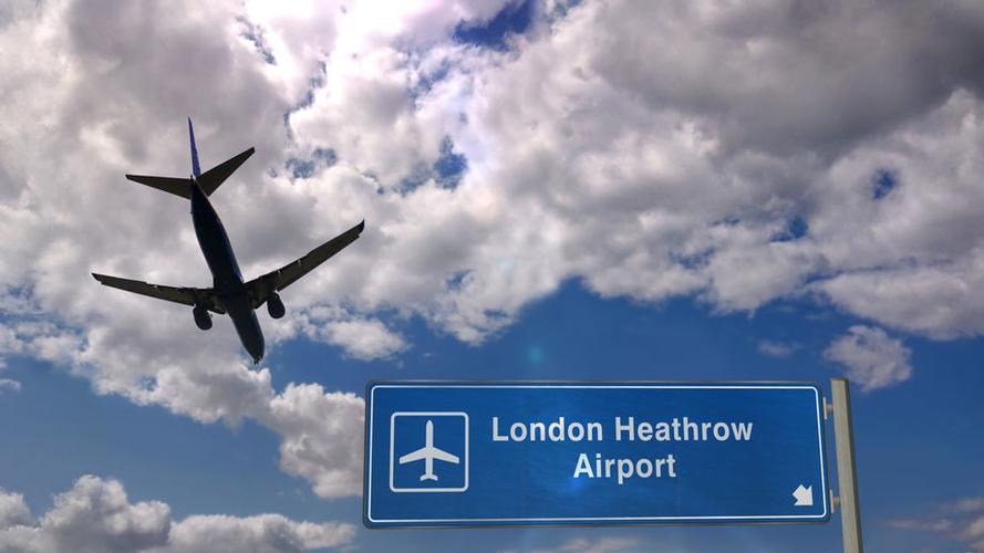 Best Hotels to Stay Near Heathrow Airport Get some much-needed rest and peace of mind before that all-important trip. Start your trip without any stress by putting up in some of the most well-connected hotels around the Heathrow Airport. So, come in, take some rest and wake up fresh for that early morning or late night flight to your destination.Let’s help you with a list of some of the best hotels near Heathrow Airport in terms of proximity to the airport and other facilities.